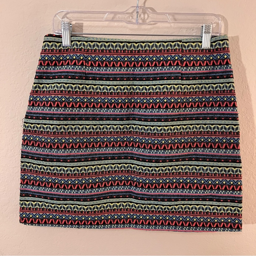 Shrinking Violet Aztec Print Multicolor Mini Skirt – Size L